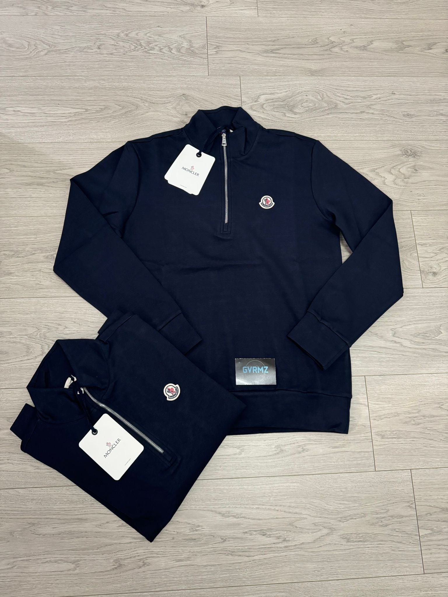 MONC 1/4 ZIP SWEATSHIRT